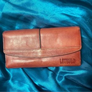 Women’s leather wallet
